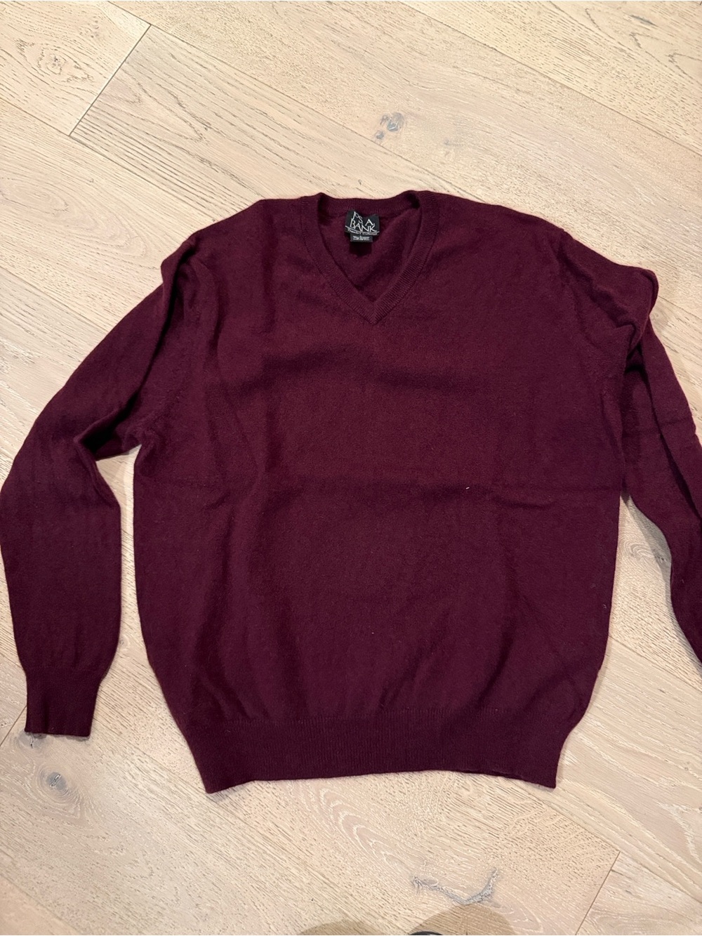 Jos. A. Bank Men's V-Neck Sweater in Wine